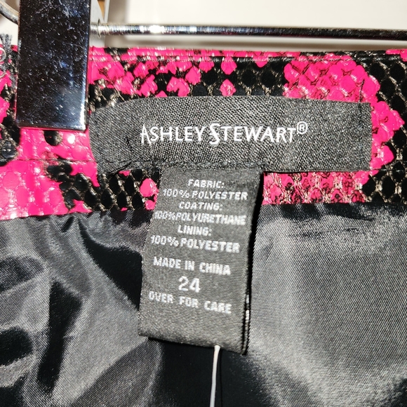 Ashley Stewart Black and Red Faux Snakeskin Skirt, size 24 NEW! - Picture 5 of 6